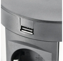 Prim-plan cu o priză cu port USB.