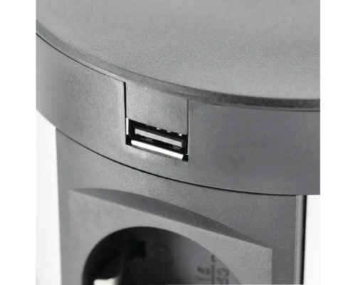 Prim-plan cu o priză cu port USB.