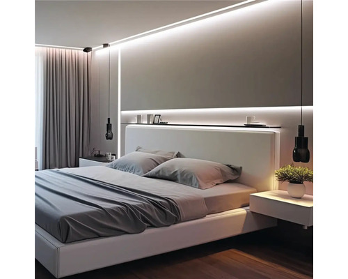 Dormitor modern cu pat, noptiere și iluminat