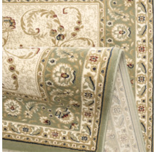 Covor rulat cu model floral