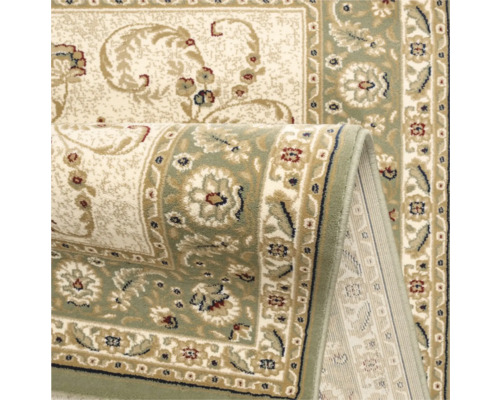 Covor rulat cu model floral