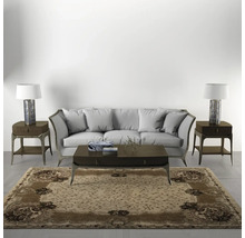 Living cu canapea, covor, măsuță de cafea și măsuțe laterale cu lămpi