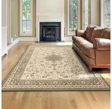 Sufragerie cu covor cu model floral și canapea de piele