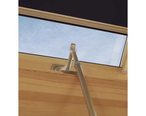 Fereastră de mansardă cu mâner pentru deschidere și închidere