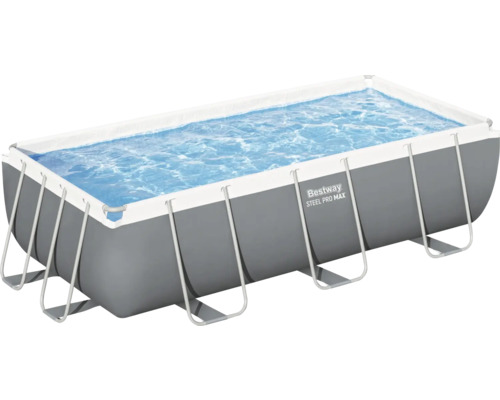 Piscină dreptunghiulară cu cadru de oțel umplută cu apă