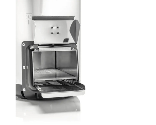 Imagine detaliată a unui cuptor cu ușa deschisă și grătarul scos.