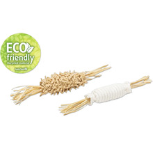 Două jucării pentru pisici din material reciclat cu logo-ul Beetztees și sigiliul Eco Friendly.