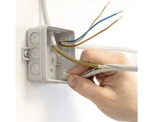 Instalarea unei cutii de joncțiune cu cabluri electrice