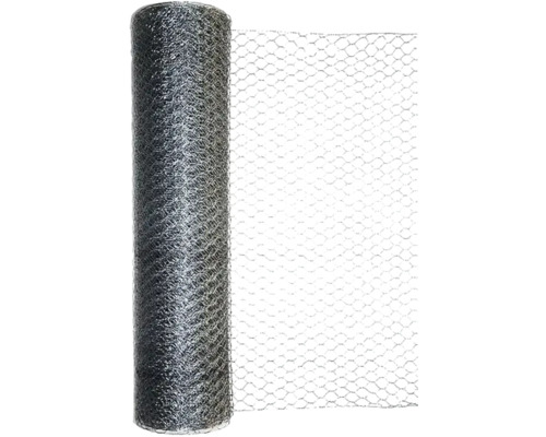 Plasă gard zincată hexagonală 0,8 mm 1x25 m argintiu O rolă de plasă hexagonală din sârmă.