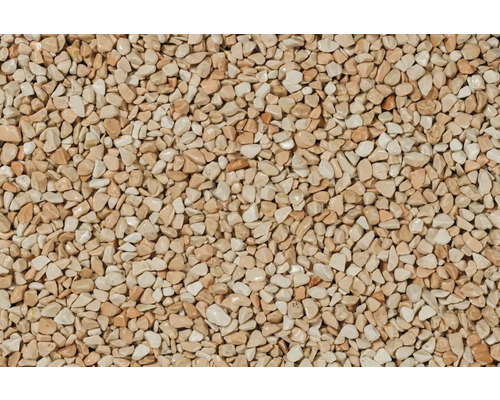 Prim-plan cu pietriș decorativ pentru grădină