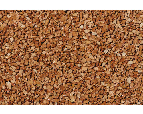 Prim-plan cu pietriș decorativ