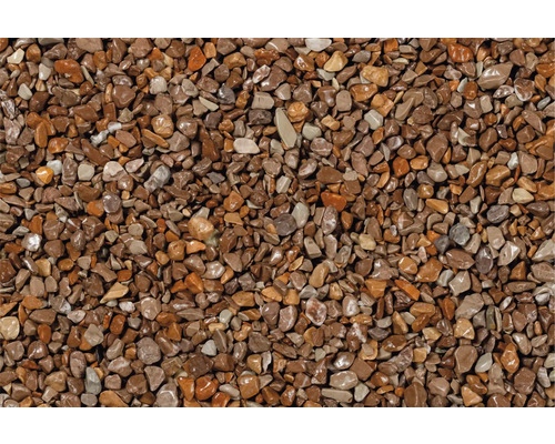 Prim-plan cu pietriș decorativ pentru grădină