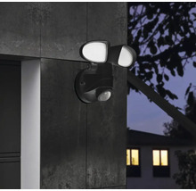 Reflector LED negru cu senzor de mișcare pentru montare exterioară