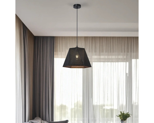 Lumină suspendată neagră cu design geometric în cameră