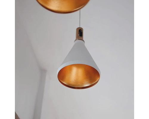 Lumină suspendată conică cu structură metalică