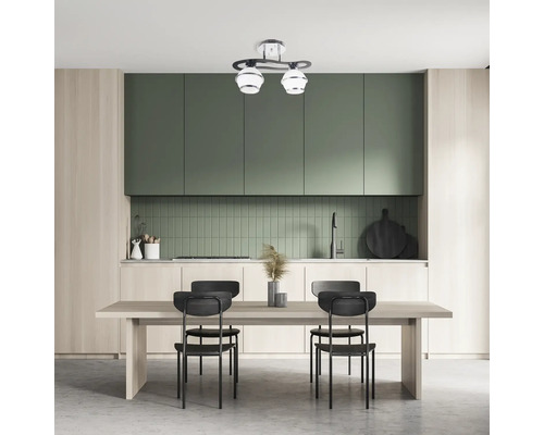 Sufragerie cu masă, scaune și plafonieră