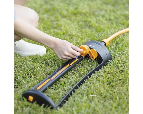 Aspersor de gazon Fiskars pentru irigarea grădinii pe gazon