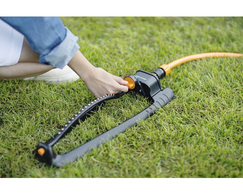 Aspersor de grădină pe gazon cu duză reglabilă