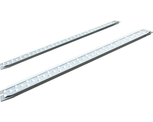 Două rampe de încărcare din aluminiu cu găuri