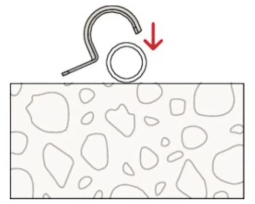 Imagine a unei cleme de țeavă fixată pe o suprafață