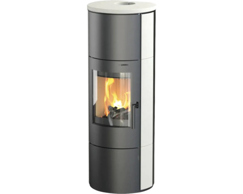 Șemineu cu fereastră de vizionare și lemne care ard