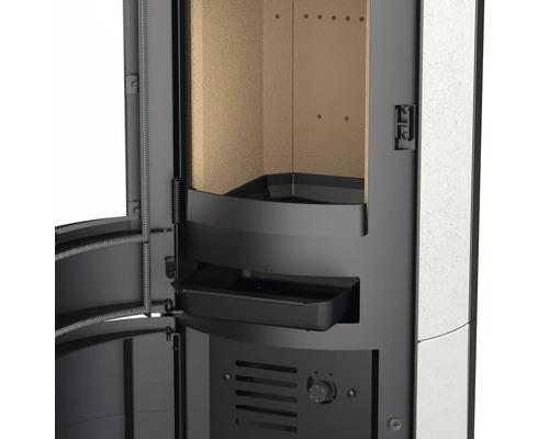 Imagine detaliată a unui șemineu cu ușa deschisă și compartiment integrat pentru lemne