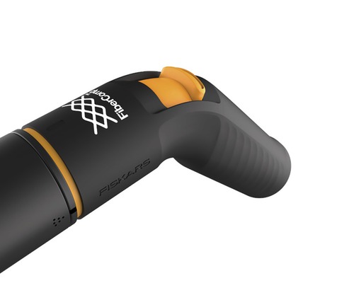 Imagine detaliată cu mașina de tuns margini Fiskars FiberComp