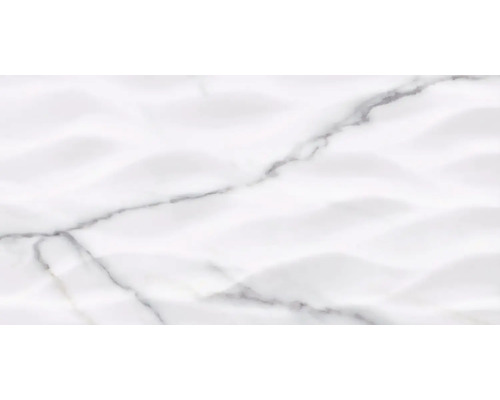 Faianță albă cu aspect de marmură și structură ondulată