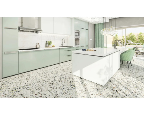 Bucătărie modernă cu chicinetă, insulă de bucătărie, podea cu gresie și acces la grădină