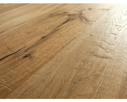 Pardoseală din lemn cu granulație naturală