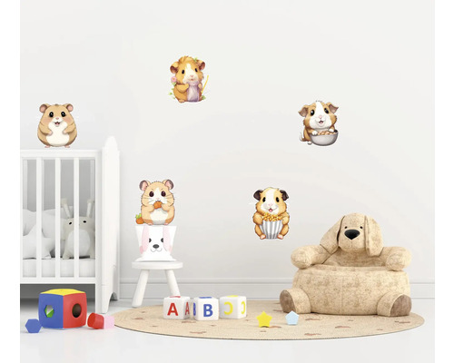 Cameră pentru copii cu autocolante de perete cu motive de hamster, pat de copil, sac de fasole și jucării