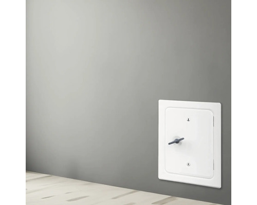 Trapă de revizie din plastic într-un perete