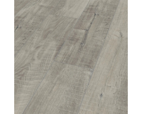 Prim-plan cu podea laminată cu aspect de lemn