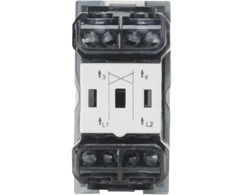 Prim-plan cu o inserție de comutator pentru circuit în cruce