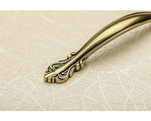 Mâner metalic pentru mobilă