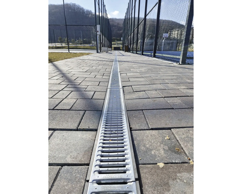 Canal de scurgere metalic între pavaje