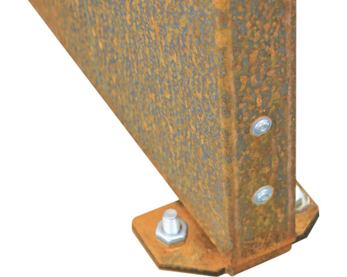 Imagine detaliată a unei construcții din oțel de culoarea ruginii cu șuruburi