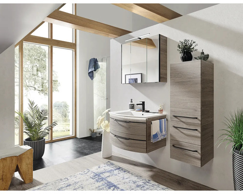 Baie cu lavoar, dulap cu oglindă și dulap înalt cu design modern