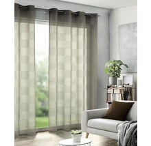 Perdea decorativă cu model spiralat în sufragerie.