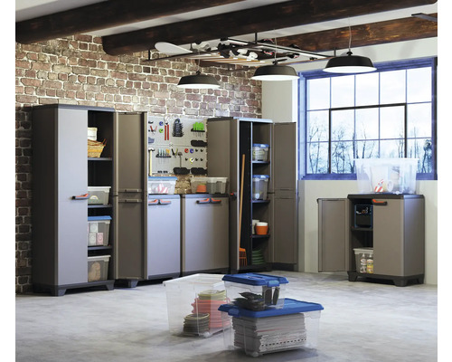 Debara cu sistem de rafturi, panou pentru scule și cutii de depozitare pentru depozitarea obiectelor