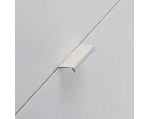 Dulap cu mâner profilat