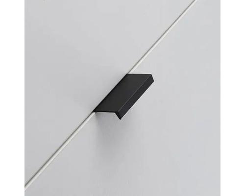 Mâner metalic pentru ușa dulapului