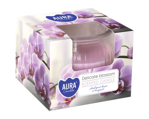 Lumânare parfumată Aura Candles Delicate Blossom în ambalaj