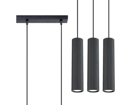 Lumină suspendată cu trei lămpi și abajururi cu nervuri