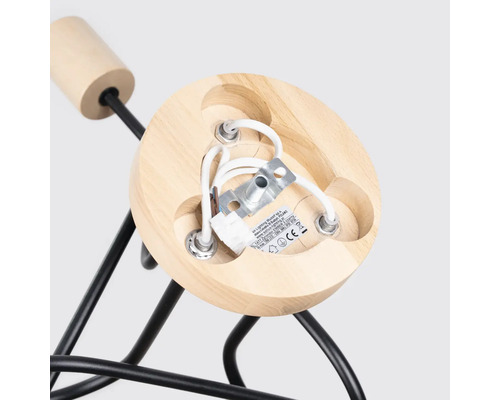 Lampa de plafon din lemn și metal, vedere detaliată a cablajului și a fixării.