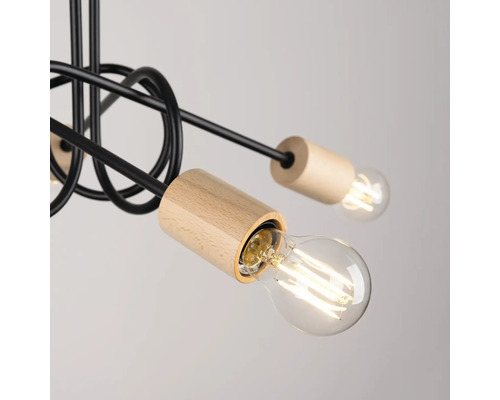 Lumină de tavan cu detalii din lemn și becuri