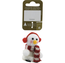 Ornament de brad de Crăciun om de zăpadă cu fular tricotat pe card de vânzare