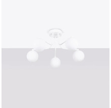 Lumină de tavan cu cinci becuri în formă de sferă