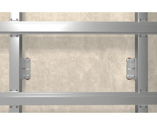 Substructură metalică pe un perete pentru amenajări interioare