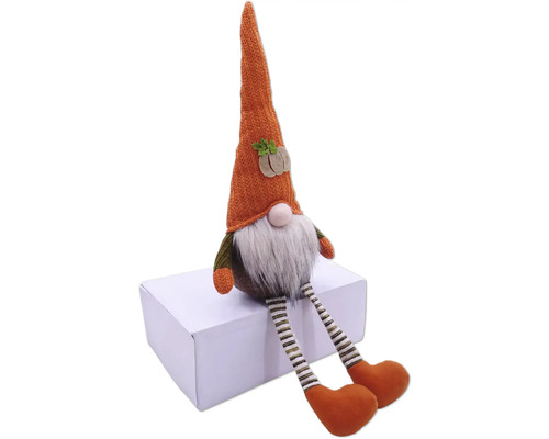 Gnom decorativ de gradina cu palarie si barba ca decoratiune de toamna